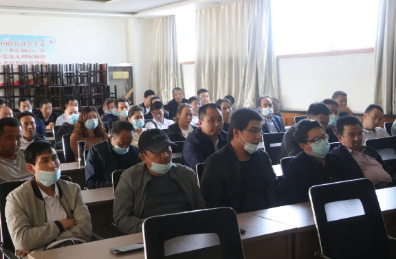 泓源出租車公司召開9月份安全例會積極部署國慶期間安全生產(chǎn)工作(圖2) 泓源出租車公司召開9月份安全例會積極部署國慶期間安全生產(chǎn)工作(圖2)